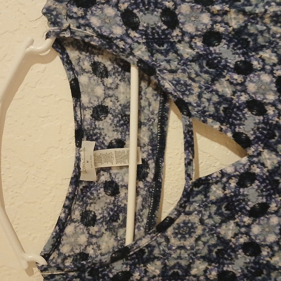 BCBGeneration Blue Kaleidoscope Print Cutout Back Ruffle Mini Dress - Size M - Picture 3 of 6